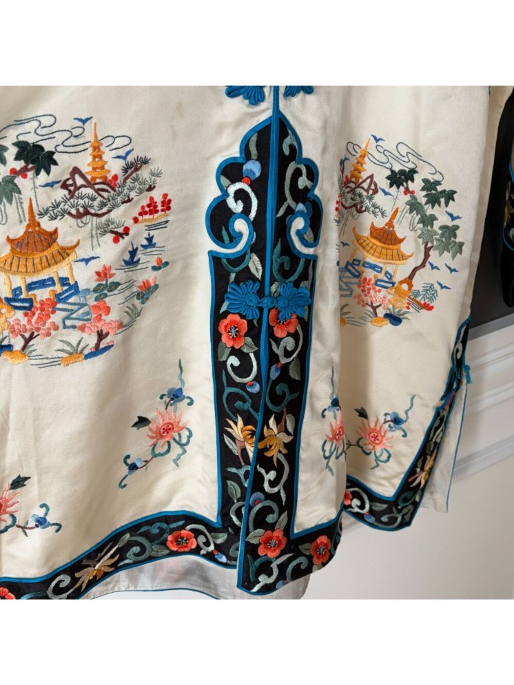 Vintage Chinese Bai Hua Embroidered Silk Jacket Cheongsam Frog Closure Scenic - Picture 5 of 12